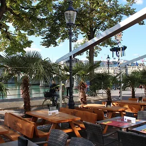 East-west Riverside 3* Basel